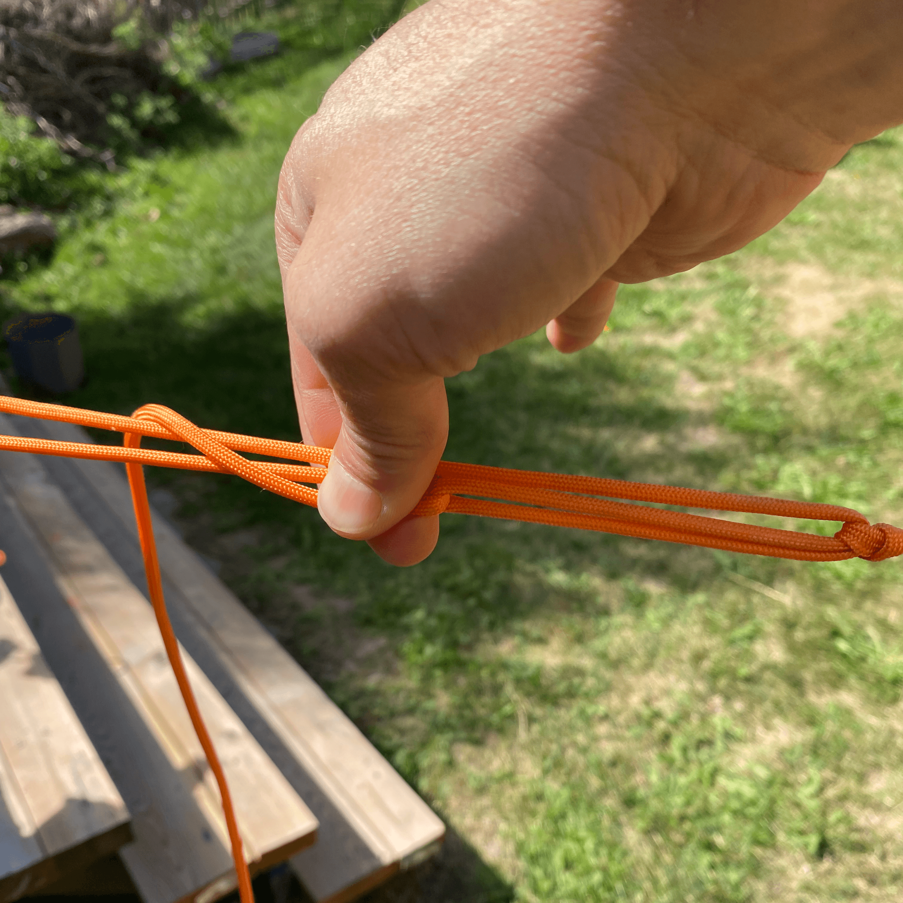 hold the tensioned line